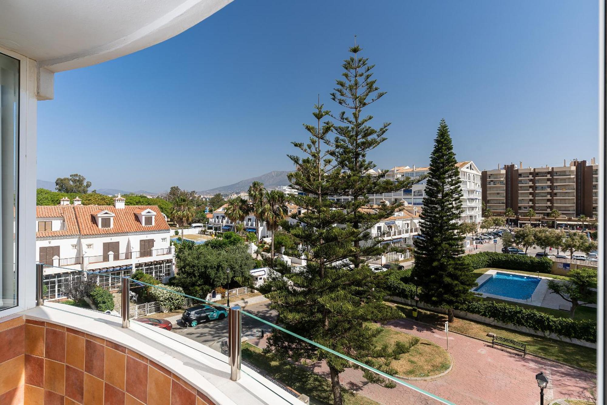 Blonzu Dominicana Fuengirola Extérieur photo